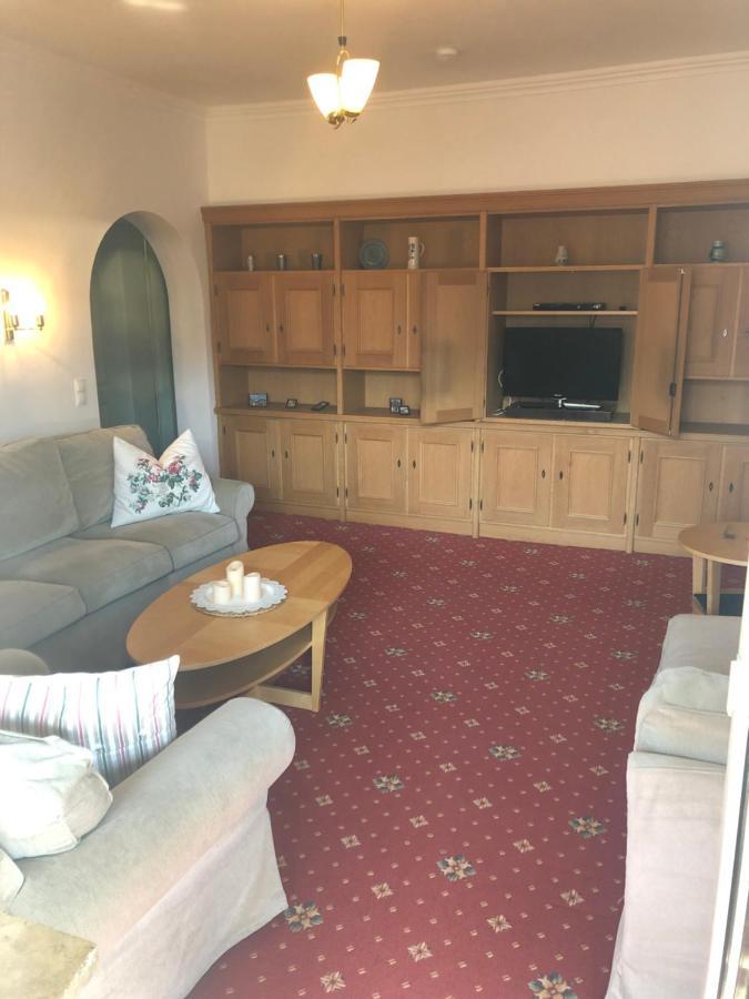 Hotel Roter Hahn - Bed & Breakfast Garmisch-Partenkirchen Ngoại thất bức ảnh