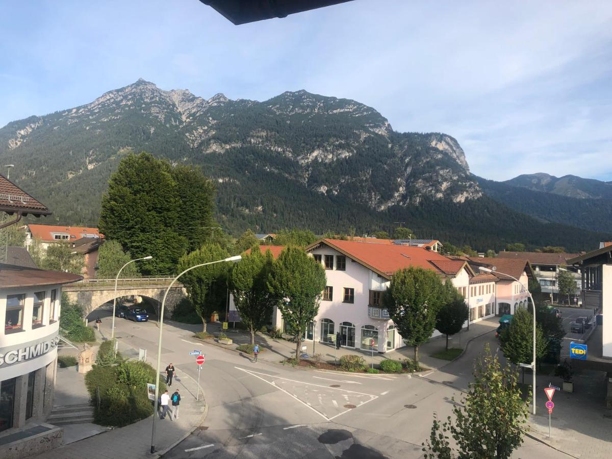 Hotel Roter Hahn - Bed & Breakfast Garmisch-Partenkirchen Ngoại thất bức ảnh