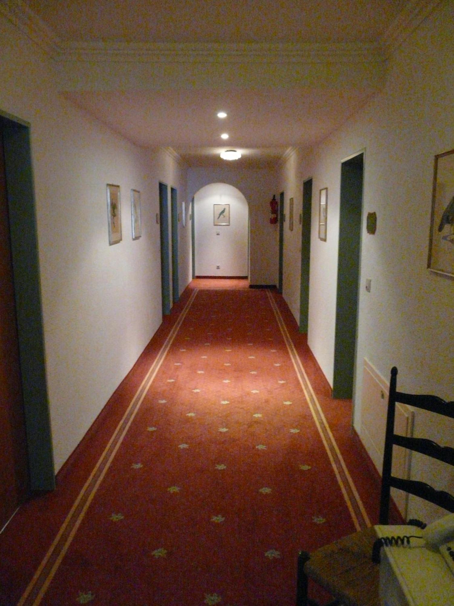 Hotel Roter Hahn - Bed & Breakfast Garmisch-Partenkirchen Ngoại thất bức ảnh