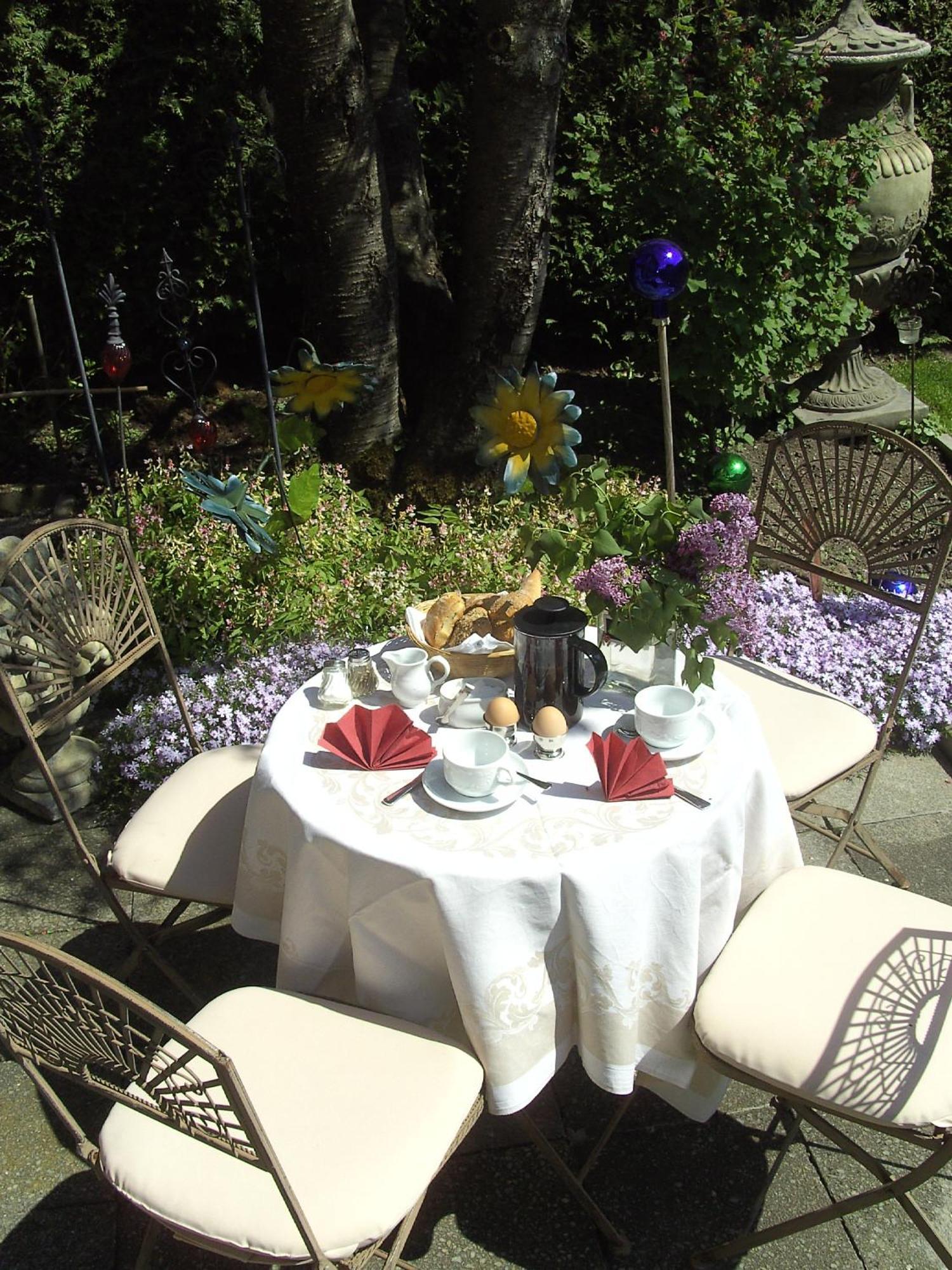 Hotel Roter Hahn - Bed & Breakfast Garmisch-Partenkirchen Ngoại thất bức ảnh