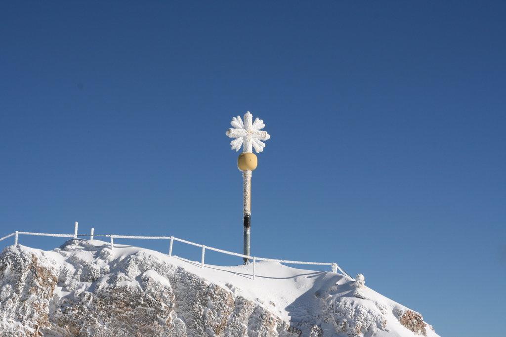 Hotel Roter Hahn - Bed & Breakfast Garmisch-Partenkirchen Ngoại thất bức ảnh