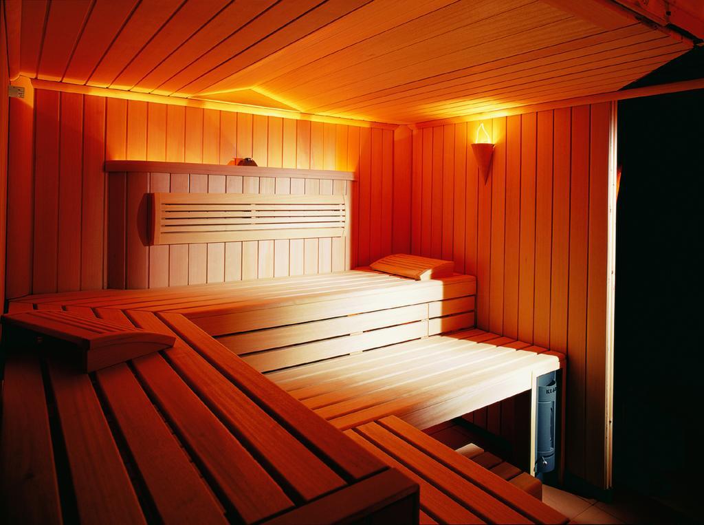 Hotel Roter Hahn - Bed & Breakfast Garmisch-Partenkirchen Ngoại thất bức ảnh