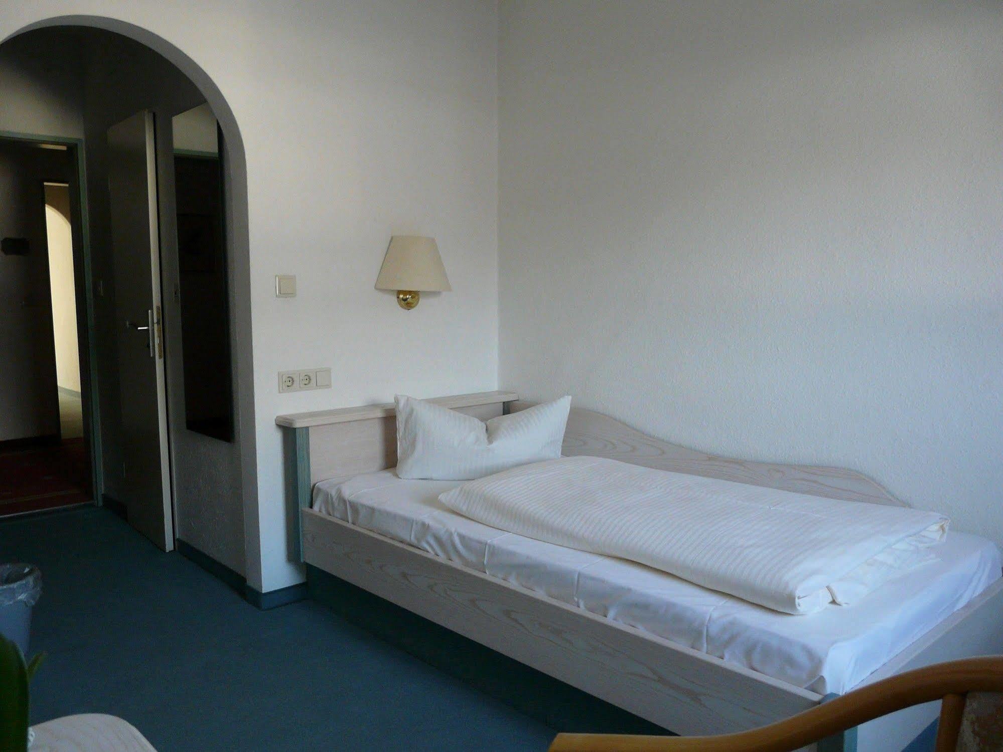 Hotel Roter Hahn - Bed & Breakfast Garmisch-Partenkirchen Ngoại thất bức ảnh